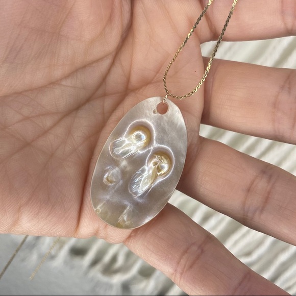 Stunning Blister Pearl Pendant Necklace - Picture 8 of 8